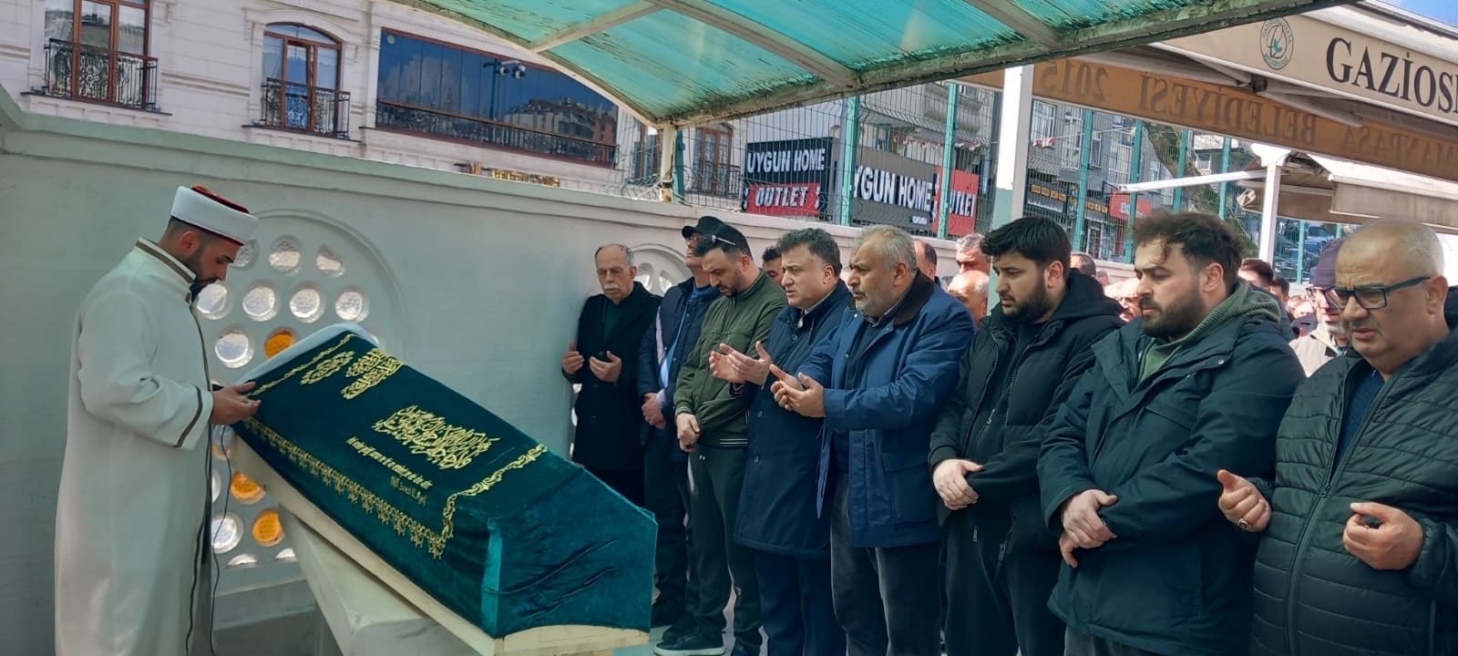 Tüysüz Ailesinin Acı Günü: Merhume Son Yolculuğuna Uğurlandı