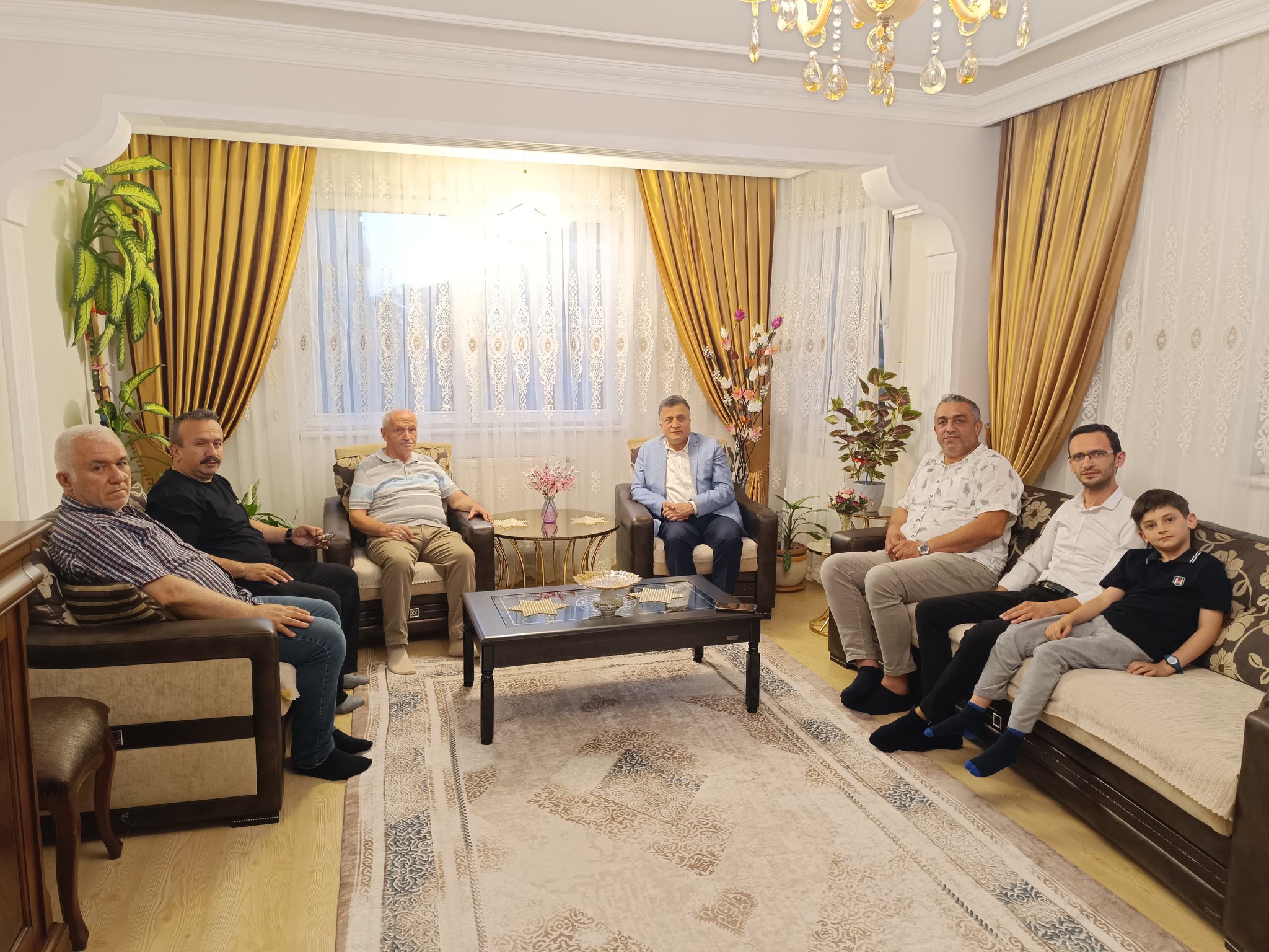 Merhum Kamil Deniz için taziye ziyaretinde bulunduk.