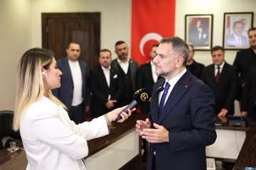 Bugün Bayrampaşa Belediyemizde gerçekleşen devir teslim töreninin ardından basın mensuplarımıza açıklamalarda bulund