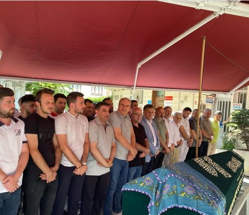 İlyas Vatansever’in kıymetli anneannesinin cenazesindeydik.