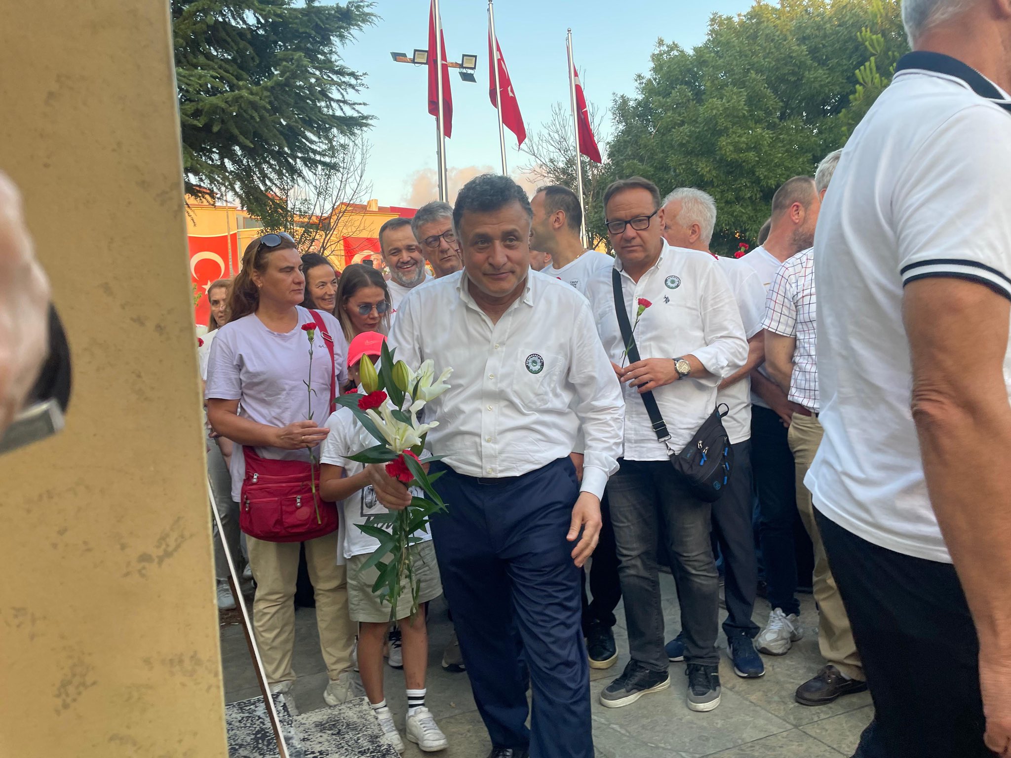 Türkiye Bosna Sancak Derneği tarafından düzenlenen anlamlı anma yürüyüşüne katıldık.