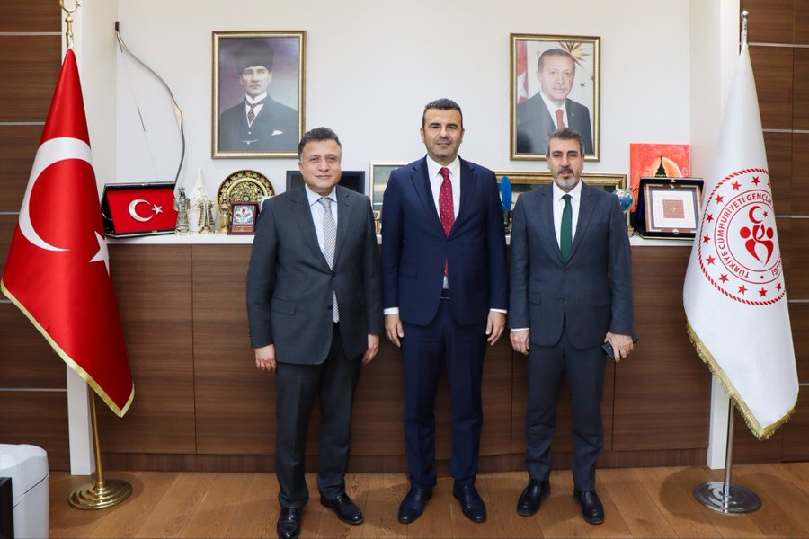 İstanbul Gençlik ve Spor Müdürü ile sporun toplumumuzdaki önemi üzerine verimli bir görüşme gerçekleştirdik.