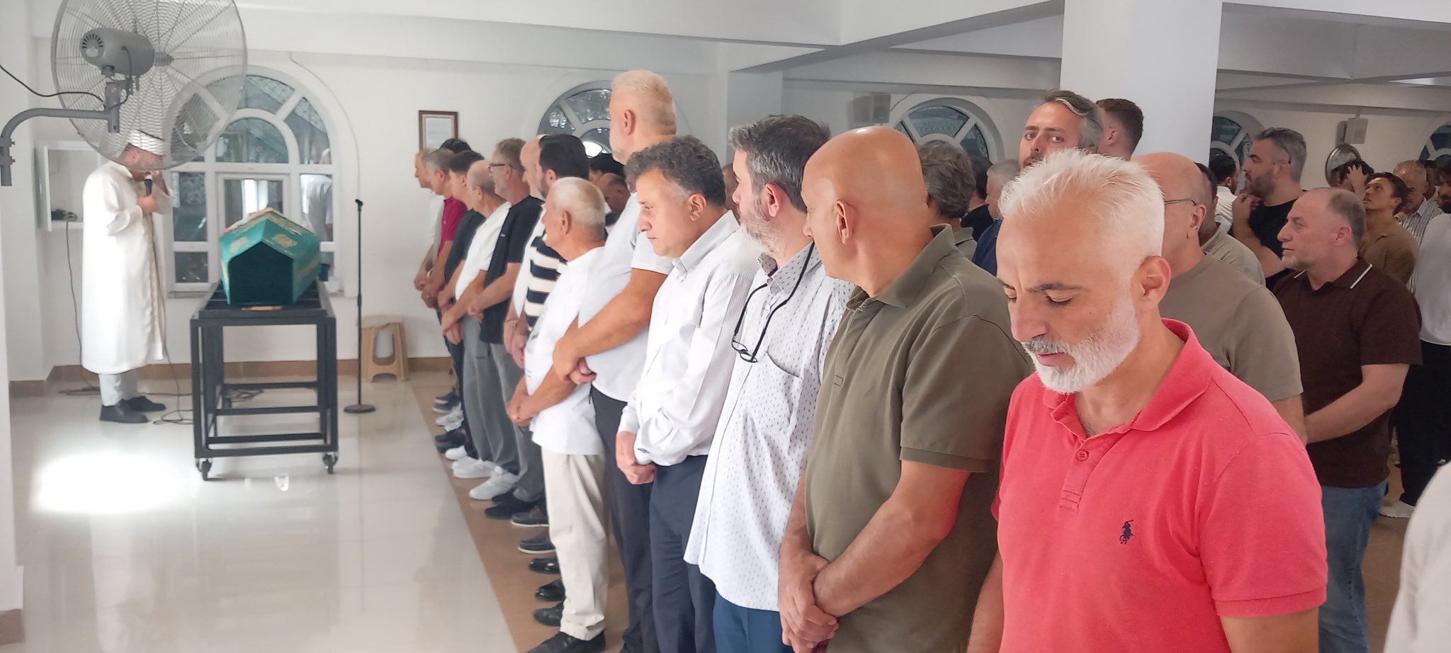 Barbaros Camii’nde cenaze namazına iştirak ettik.