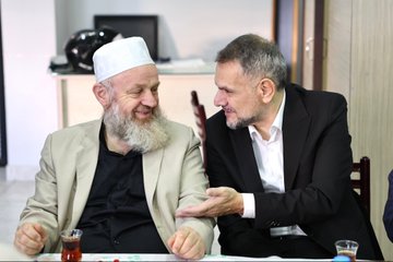 Bu sabah Kocatepe Camii’nde komşularımızla birlikte sabah namazımızı kıldık