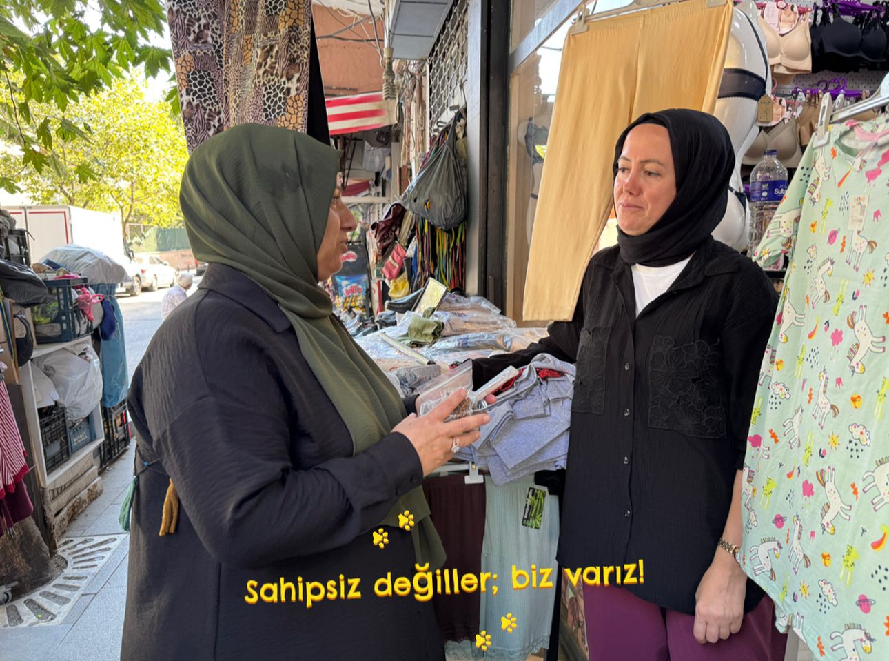 AK Parti Bayrampaşa Kadın Kolları olarak “1 Kap 🐶🐱 Mama 1 Kap 💧 Su” projemizi başlattık