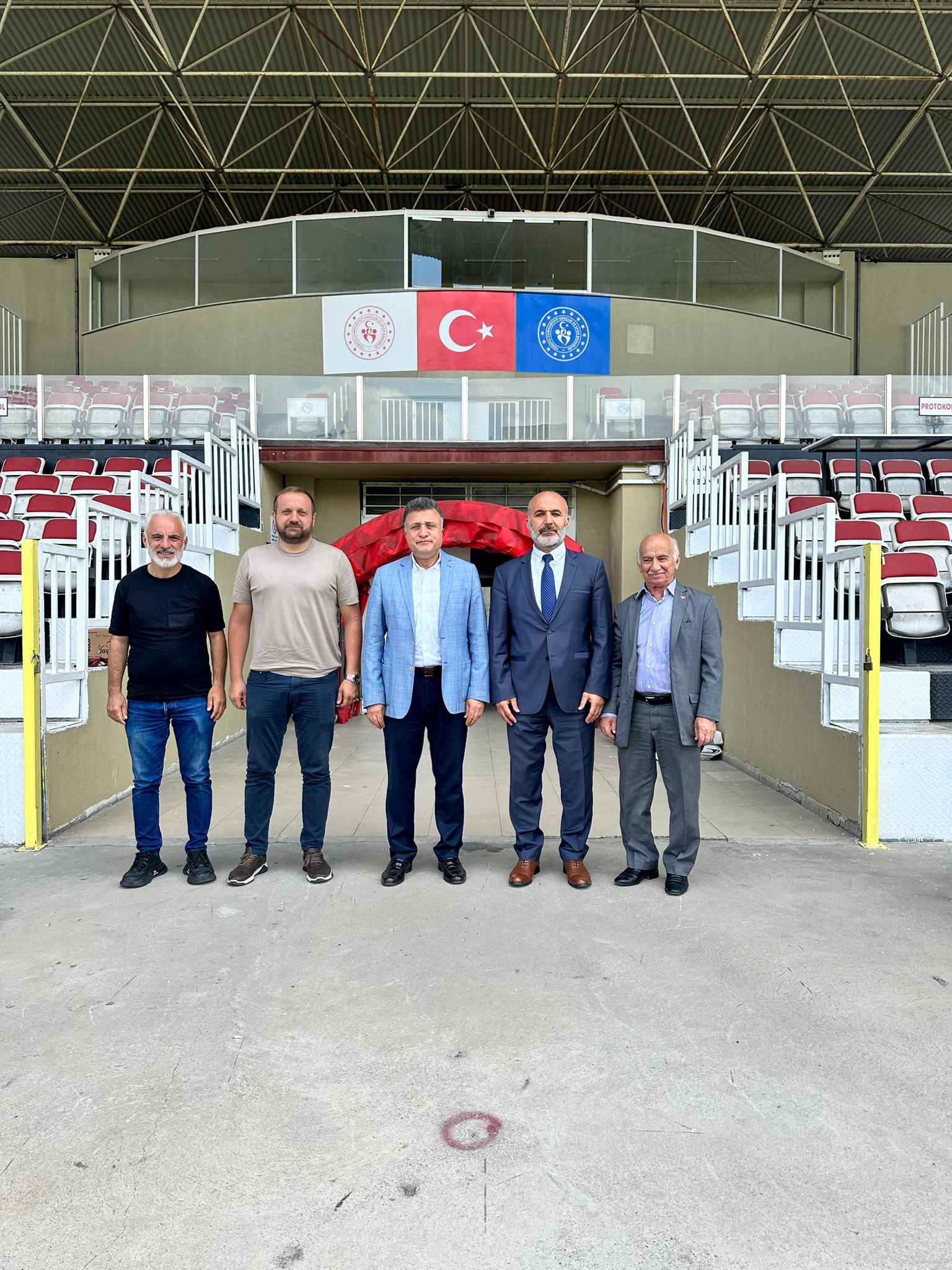 İlçe Gençlik ve Spor Müdürümüz Sayın Fatih Sultan Mehmet Alabacak’a ziyaret