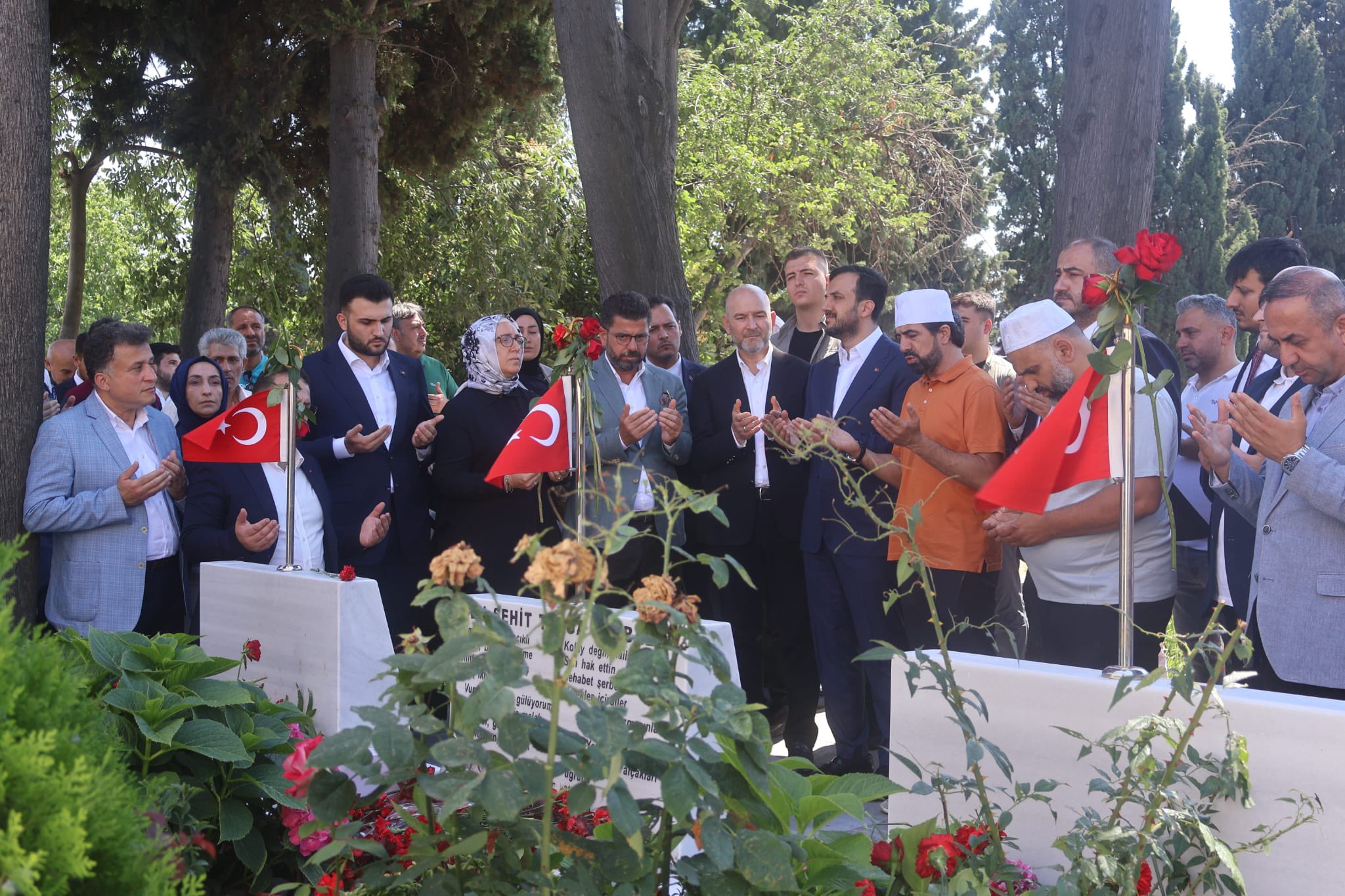 Şehitlerimizi rahmetle, gazilerimizi minnetle andık