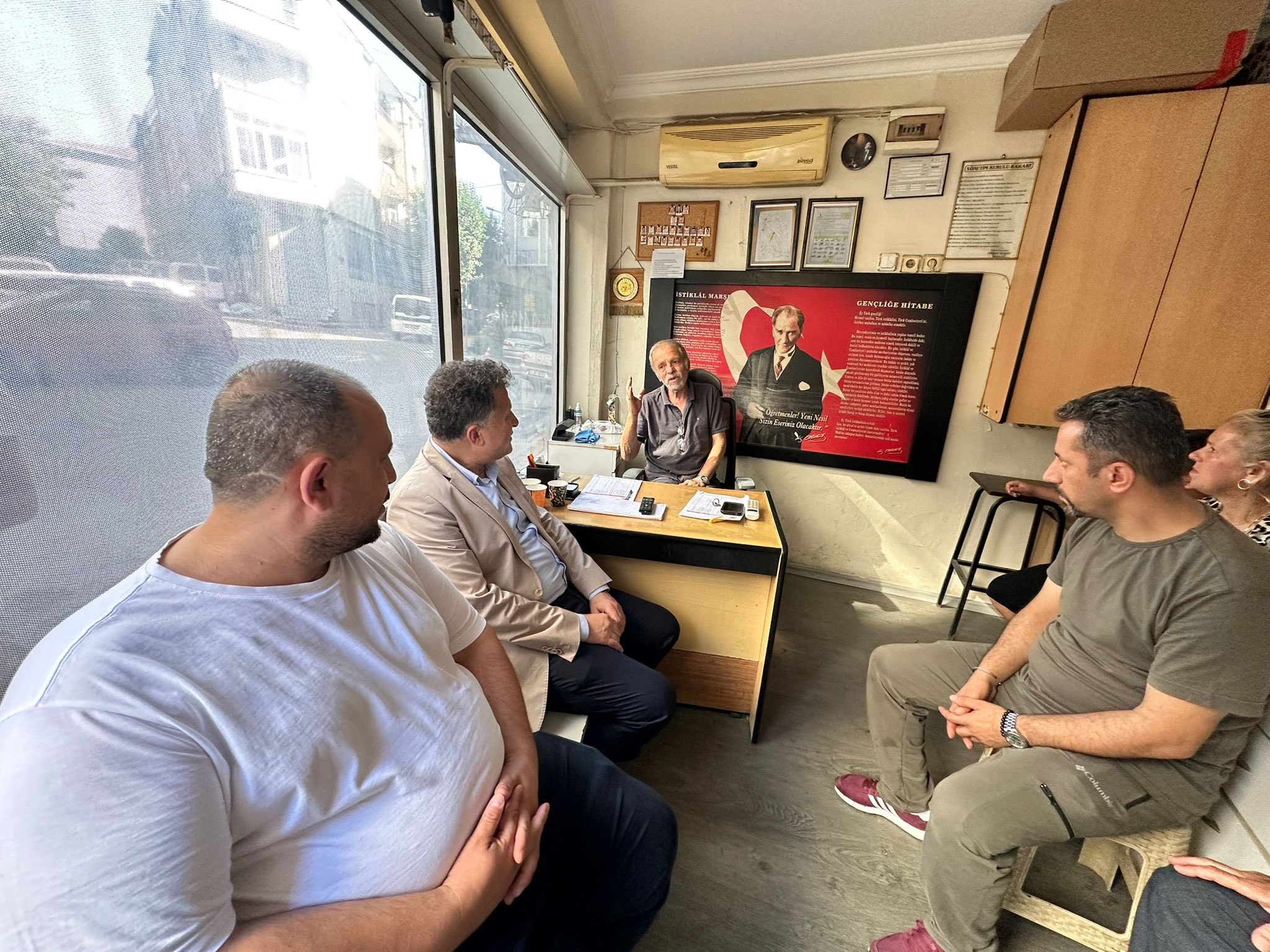 Taksiciler Günü münasebetiyle taksi duraklarımızı ziyaret ettik.