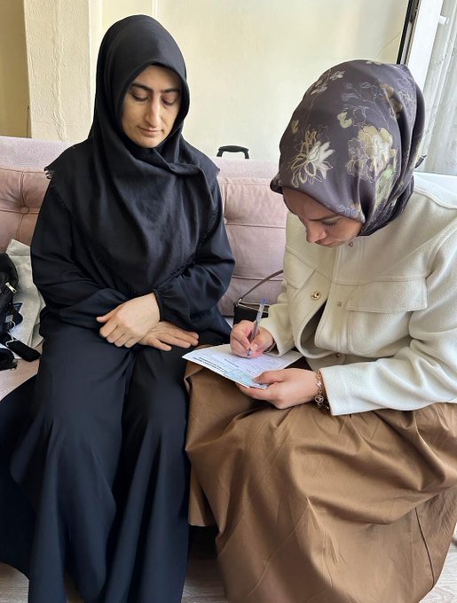 “Çat kapı gönüllere misafiriz.