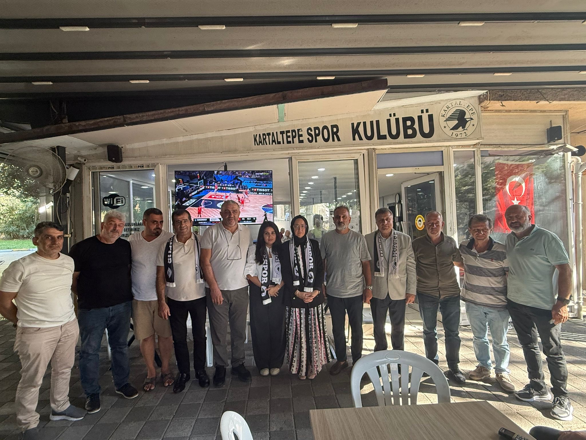 İstanbul Milletvekilimiz Sn. Rabia İlhan’ın eşliğinde Kartaltepe Spor Kulübü’nü ziyaret ettik.