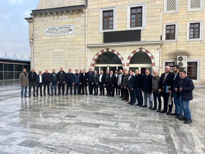 “Cuma, gönüllerin birleştiği, muhabbetin koyulaştığı en güzel vakittir