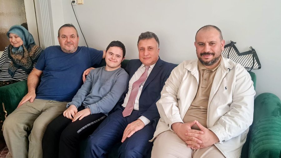 "Engeller, hayatın önünde değil; gönüllerde aşılır.” Dünya Engelliler Günü