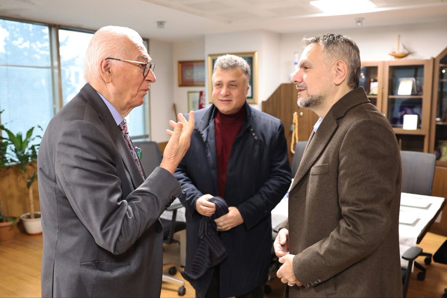 Tezmaksan A.Ş.’de düzenlenen kahvaltı programında bir araya gelerek istişarelerde bulunduk