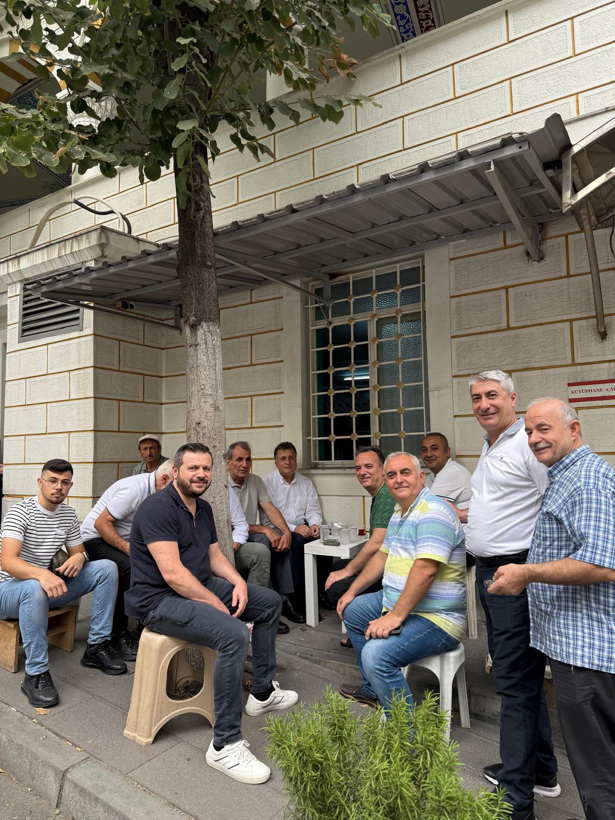 Bugün Altıntepsi Mahallemizdeki Yunus Emre Camii’nde cuma namazımızı eda ettik.