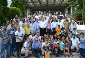 AK Parti Bayrampaşa Teşkilatı'ndan esnaf ziyareti ve sevgi yürüyüşü