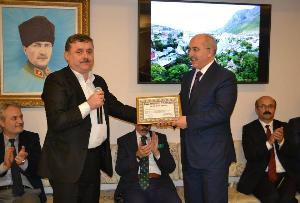 Boşnak derneğinde 'sıcak' karşılama