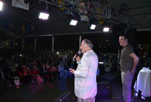 BAYRAMPAŞA'DA HAKAN PEKER RÜZGARI ESTİ